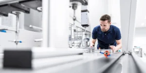 UiPath Optimizes Retail and Manufacturing Operations with New Agentic Solutions