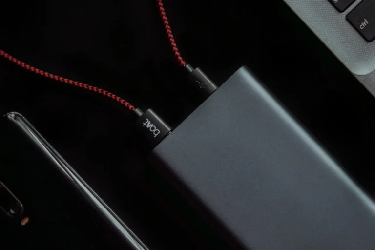 AULUMU Wins Red Dot Design Award 2026 with M10 Power Bank and G05 Air 5-in-1 MagSafe Stand