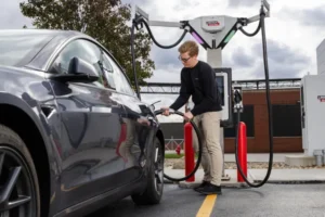 Lincoln Electric Becomes First Manufacturer to Earn NEMA’s Make It American® BABA Certification for EV Supply Equipment